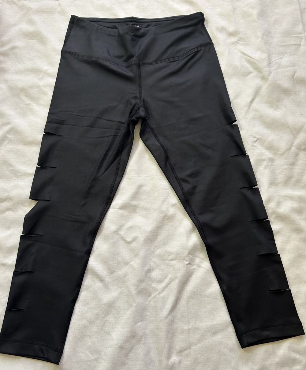 90 Degree By Reflex NWOT Leggings Horizontal Laser Cut Slit Black Size Small